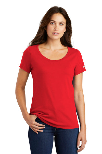 Nike Women's Core Cotton Scoop Neck Tee Shirt. NKBQ5236 Nike